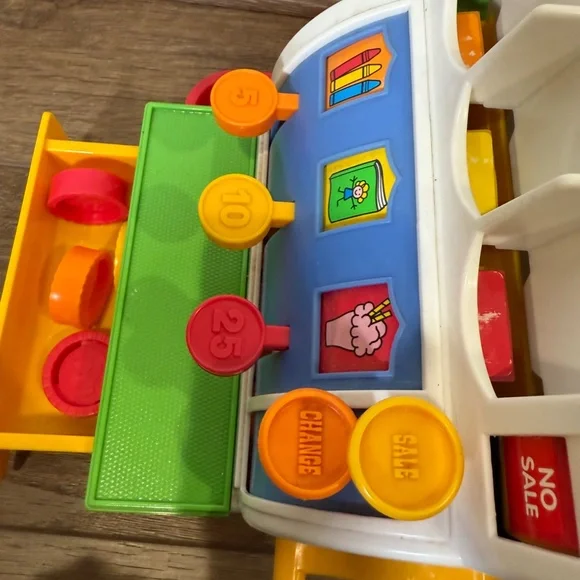 Vintage Fisher Price Cash Register, Working Bell, Functional Buttons, 5 Coins - Picture 14 of 14